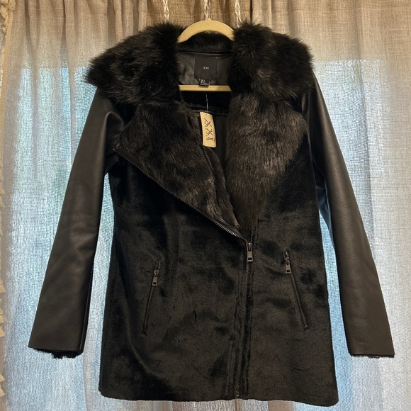 Forever 21 Faux Fur/Faux Leather Black Jacket - Small - Picture 1 of 4